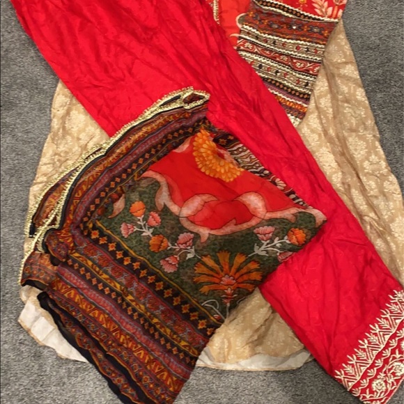 Pakistani dresses - Picture 7 of 10